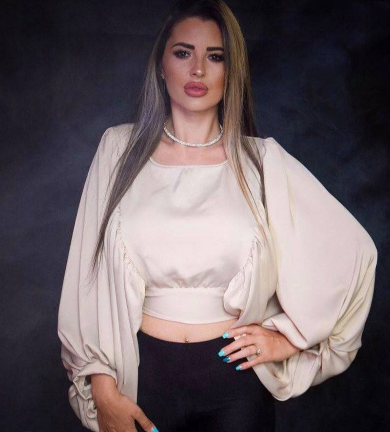 mona-si-nicos-de-la-puterea-dragostei