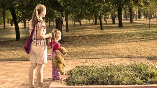 Mesaje de 1 iunie 2021. Cele mai frumoase urări pe care să le trimiți de ziua copilului tău