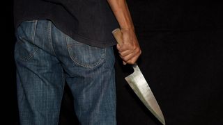 O altă crimă șochează Rom&acirc;nia. Bărbat, găsit mort cu două cuțite &icirc;n piept