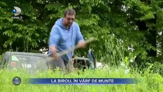 LA BIROU IN VARF DE MUNTE