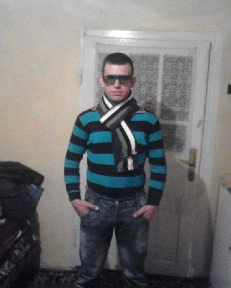 bărbat ucis cu două cuțite în piept