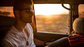 și-a lăsat fiica de nouă ani să conducă mașina