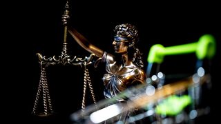 avocat reținut după ce a abuzat o minoră