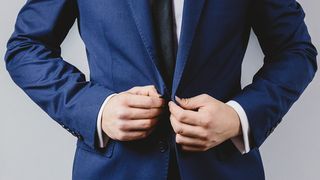 Un avocat a fost reținut după ce a &icirc;ntreținut relații sexuale cu o minoră