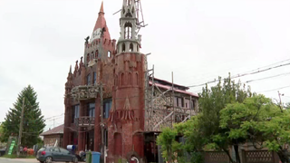 Duminica aceasta, de la ora 14:30, la “Asta-i România!”,  “Castelul Teleorman”