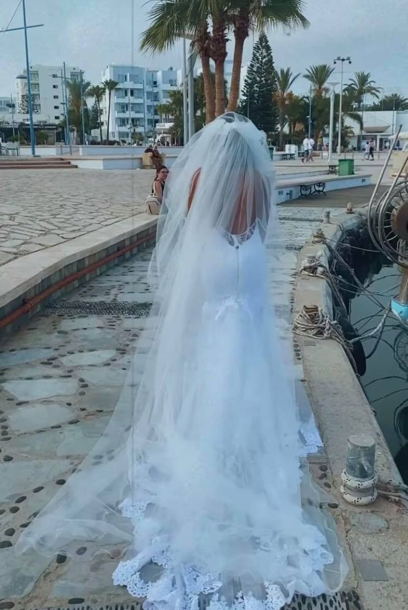 ella de la puterea dragostei în rochie de mireasă