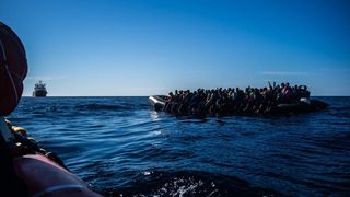 copila afgană salvată de polițistul cosmin