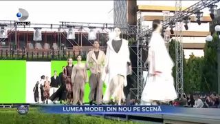 LUMEA MODEI, DIN NOU PE SCENĂ