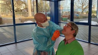Câte persoane s-au vaccinat împotriva COVID-19. Lupta nu se oprește aici