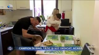 CAMPION &Icirc;N RING, TĂTIC ȘI SOȚ DEDICAT ACASĂ