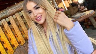 O tânără cunoscută în mediul online s-a aruncat de la etajul 14. Ce le-a transmis fanilor