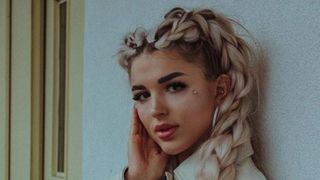 bloggerița nica din chișinău s a aruncat de la etaj