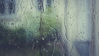 Averitazare METEO de ultimă oră! Cod galben de ploi torenţiale, vijelii şi grindină &icirc;n Capitală şi alte 28 de judeţe