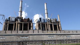 Mii de români rămân fără joburi. Concedieri la Complexurile Energetice Oltenia şi Hunedoara