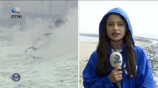 Cod portocaliu - Barcă răsturnată de v&acirc;nt
