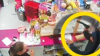 VIDEO - Coșmar pentru două românce din Spania. Au fost atacate cu arme