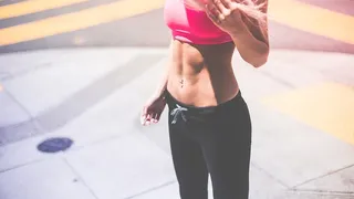 Haine de sală: 5 piese vestimentare de care ai nevoie pentru fitness