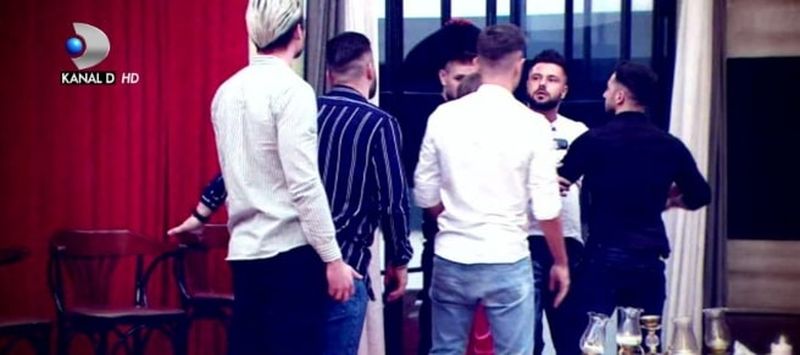 Scandal în casa Puterea Dragostei! Doi concurenți au sărit la bătaie: „Nu ești bărbat în ochii ei!"