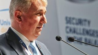 Ministrul de Interne: Fenomenele hidro-meteorologice au afectat 77 de localităţi din 26 de judeţe şi municipiul Bucureşti