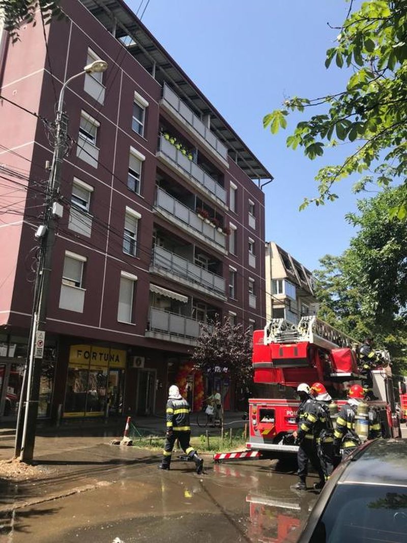 Incendiu în Timișoara mansarda bloc