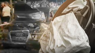 VIDEO| Patru tineri spulberați la o cursă ilegală de mașini