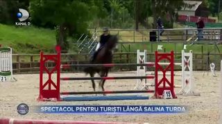 Spectacol pentru turiști l&acirc;ngă Salina Turda