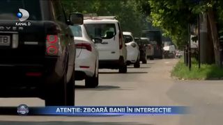 Atenție - zboară banii în intersecție