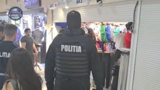 Razie făcută de polițiști în rândul vânzătorilor de produse contrafăcute