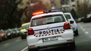 Ies la iveală detalii incredibile &icirc;n cazul șoferului care a primit, pe geam, un plic cu 45 de mii de dolari și care mai avea &icirc;n mașină o sacoșă cu 300 de mii de euro