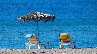 VIDEO | O platformă de comenzi livrează mâncarea direct pe plajă