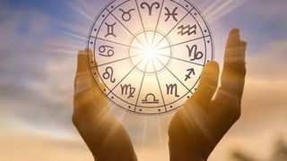 Horoscop 3 iulie 2021. Weekend cu surprize pentru trei zodii