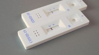 C&acirc;t costă un test rapid COVID-19?