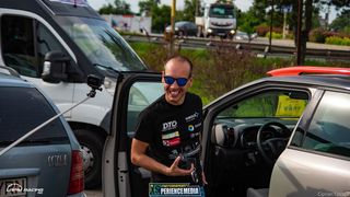 Pilotul Vali Porcișteanu acuzat că și-a lovit soția cu mașina