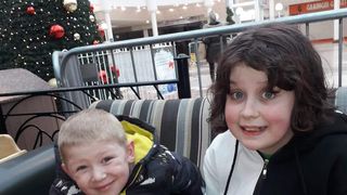 o mamă și-a găsit copila de 11 ani moartă