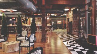 Lipsă de angajați pe litoralul românesc. Oamenii preferă să plece din țară, decât să muncească o vară, la mare