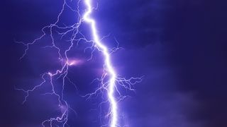 Avertizare METEO! Cod galben de ploi torențiale în mai multe zone din țară