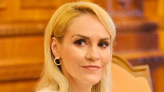 Gabriela Vranceanu Firea implineste 49 de ani. Cum a evoluat cariera ei, de la om de televiziune, la senator in Parlamentul Romaniei