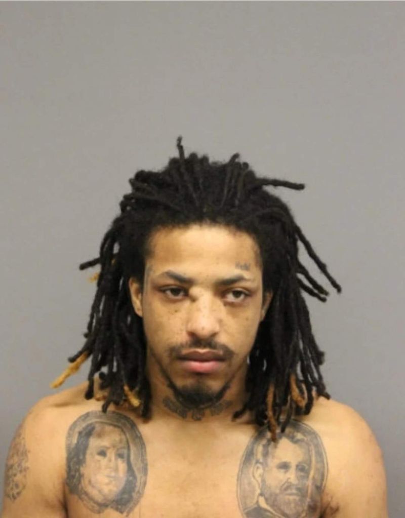 un cântăreț a fost împușcat de 64 de ori