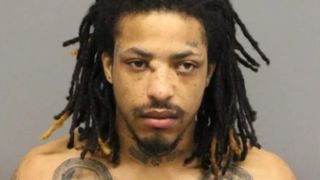 un cântăreț a fost împușcat de 64 de ori