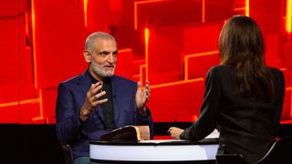 Damian Drăghici, artistul supranumit  "Omul-orchestră", vine astăzi la “40 de întrebări cu Denise Rifai”