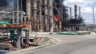 A murit unul dintre cei doi bărbați transferați la un spital din Germania, în urma incendiului de la Rafinăria Petromidia