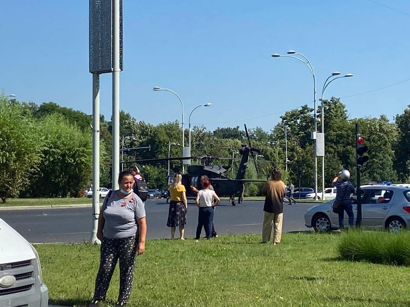 UPDATE| Un elicopter militar a aterizat de urgență pe o șosea din Capitală