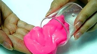 Rețetă de slime. Cum să-ți faci acasă jucaria la modă în 2021