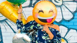 Poate un chichotit să fie fatal? Cazuri curioase în care oamenii au murit de râs la propriu