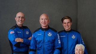 Unde poți vedea LIVE zborul lui Jeff Bezos &icirc;n spațiu. Blue Origin este a doua companie care va duce turisti &icirc;n spatiu