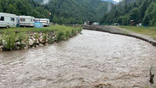 Mesaj Ro-Alert în Brasov, după ce apele unui pârâu au distrus două podețe