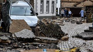 Românii au furat tot ce au prins în Germania, după inundațiile apocaliptice. Ei au dat năvală peste casele evacuate