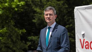 Barna propune ca persoanele vaccinate să poată merge la mall în weekend, iar celelalte  în restul săptămânii