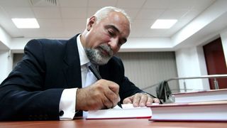 Cariera lui Varujan Vosganian. A intrat &icirc;n politica imediat după Revoluția din 1989