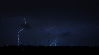 oameni loviți de fulger în suceava